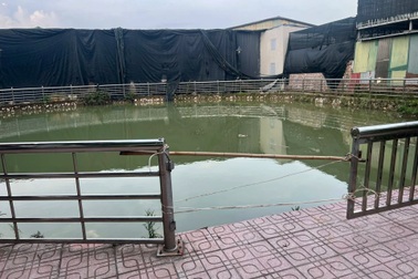 Vụ anh em đuối nước ở Hà Nội: Có nên lấp giếng làng để an toàn?